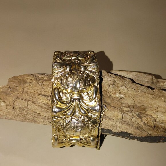 Vintage Vargus Gold Tone Mesh Floral Hinged Clasp Bangle Bracelet Safety Chain - Picture 9 of 10